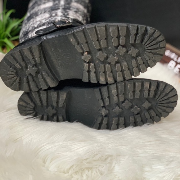 🍾🥂SOLD!🥳Chanel Lined Boots - Picture 5 of 12